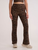 HIGH-WAIST FLARE LEGGING