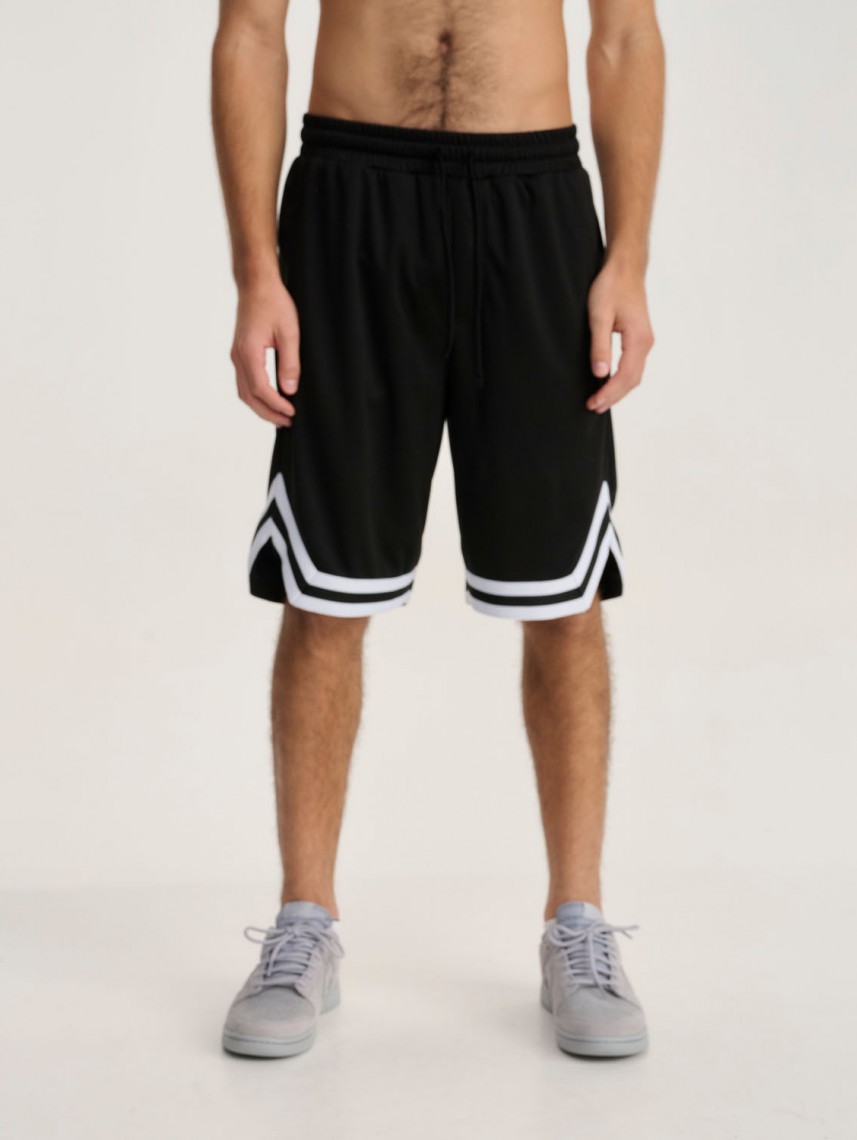 BASKETBALL SHORTS