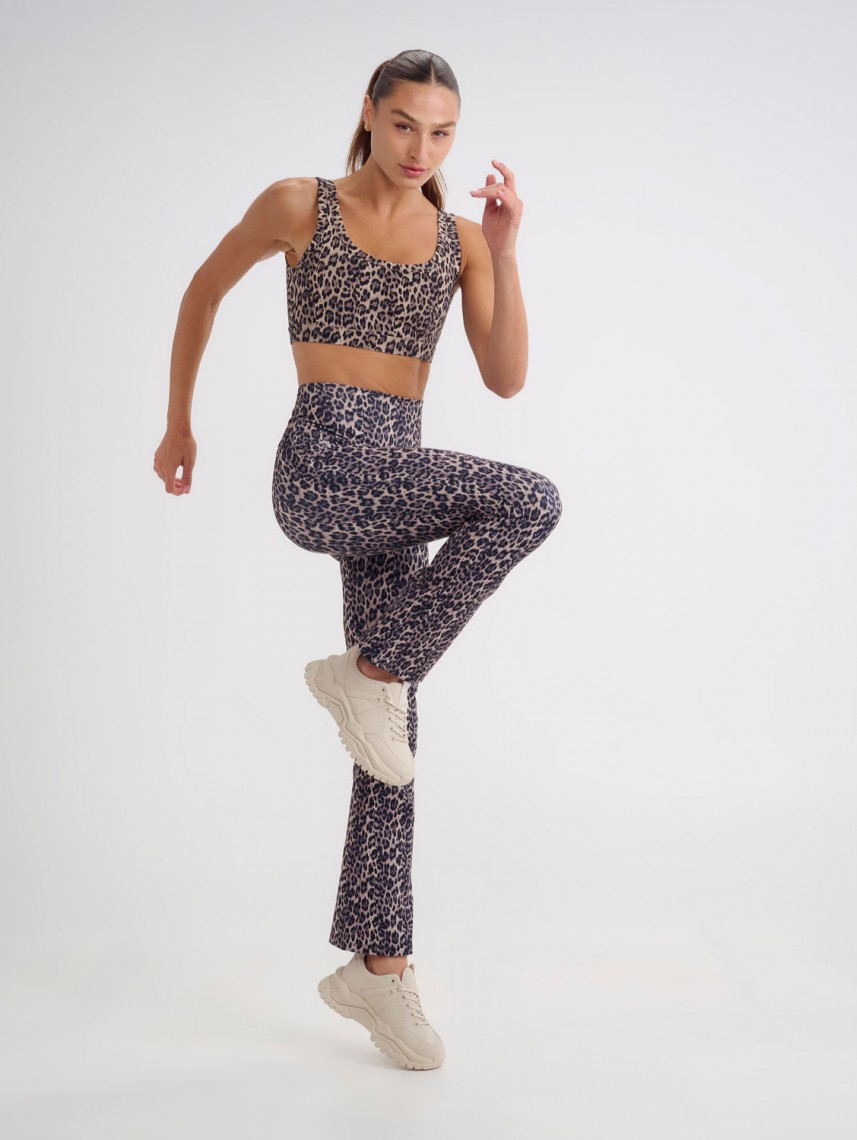 HIGH-WAIST FLARE LEGGING