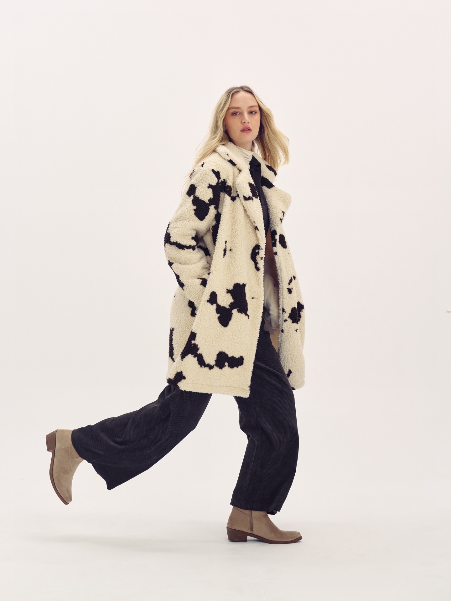 Our favorite coat of the season❄️