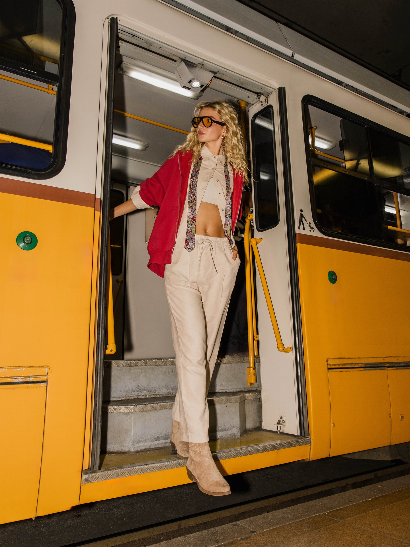 Subway surfing🚇💛